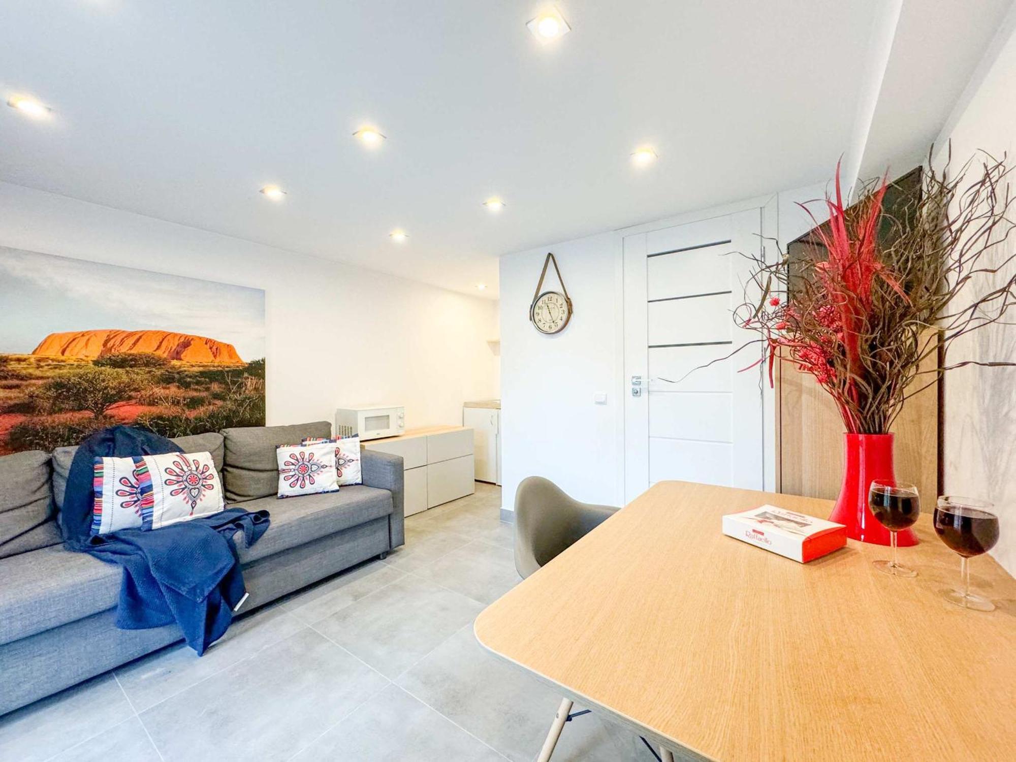 Modrzejewska In The Centre Of By Renters Apartment *